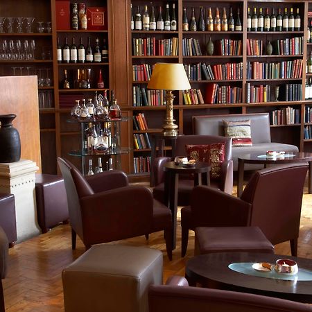 Cinnamon Lakeside Colombo Exterior foto Library Bar
