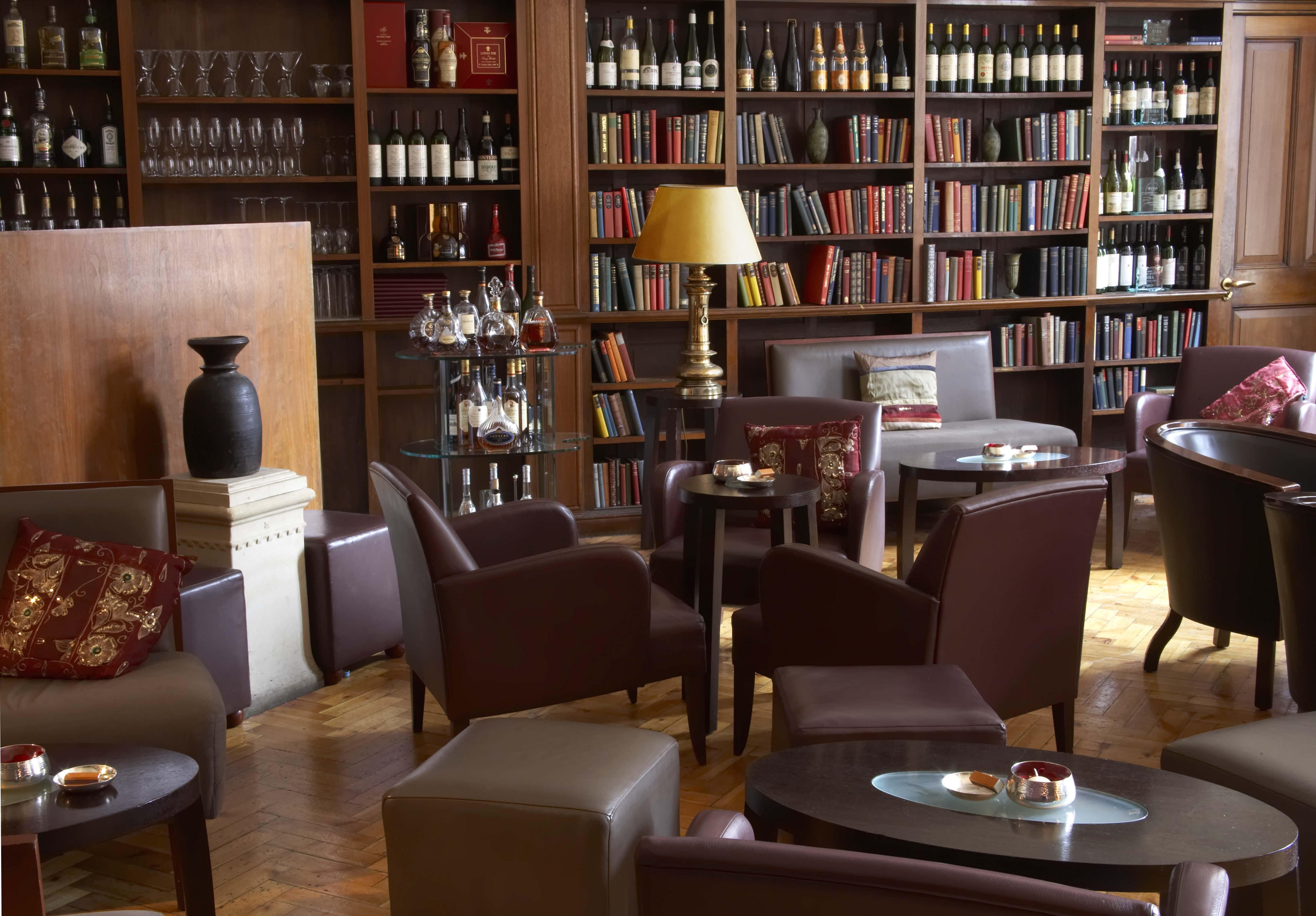 Cinnamon Lakeside Colombo Exterior foto Library Bar