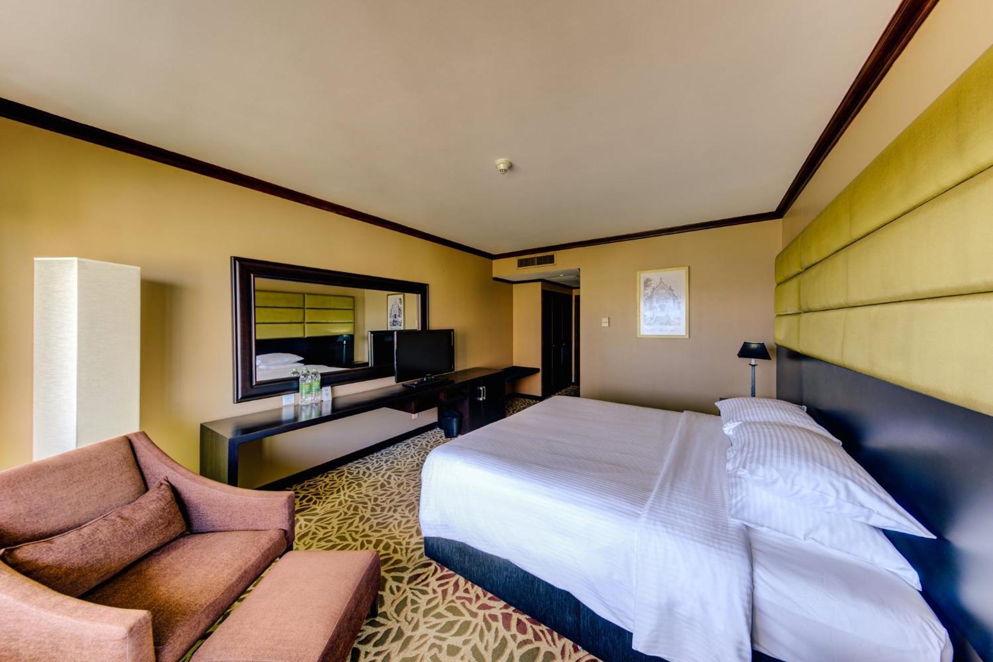 Cinnamon Lakeside Colombo Exterior foto Deluxe Room