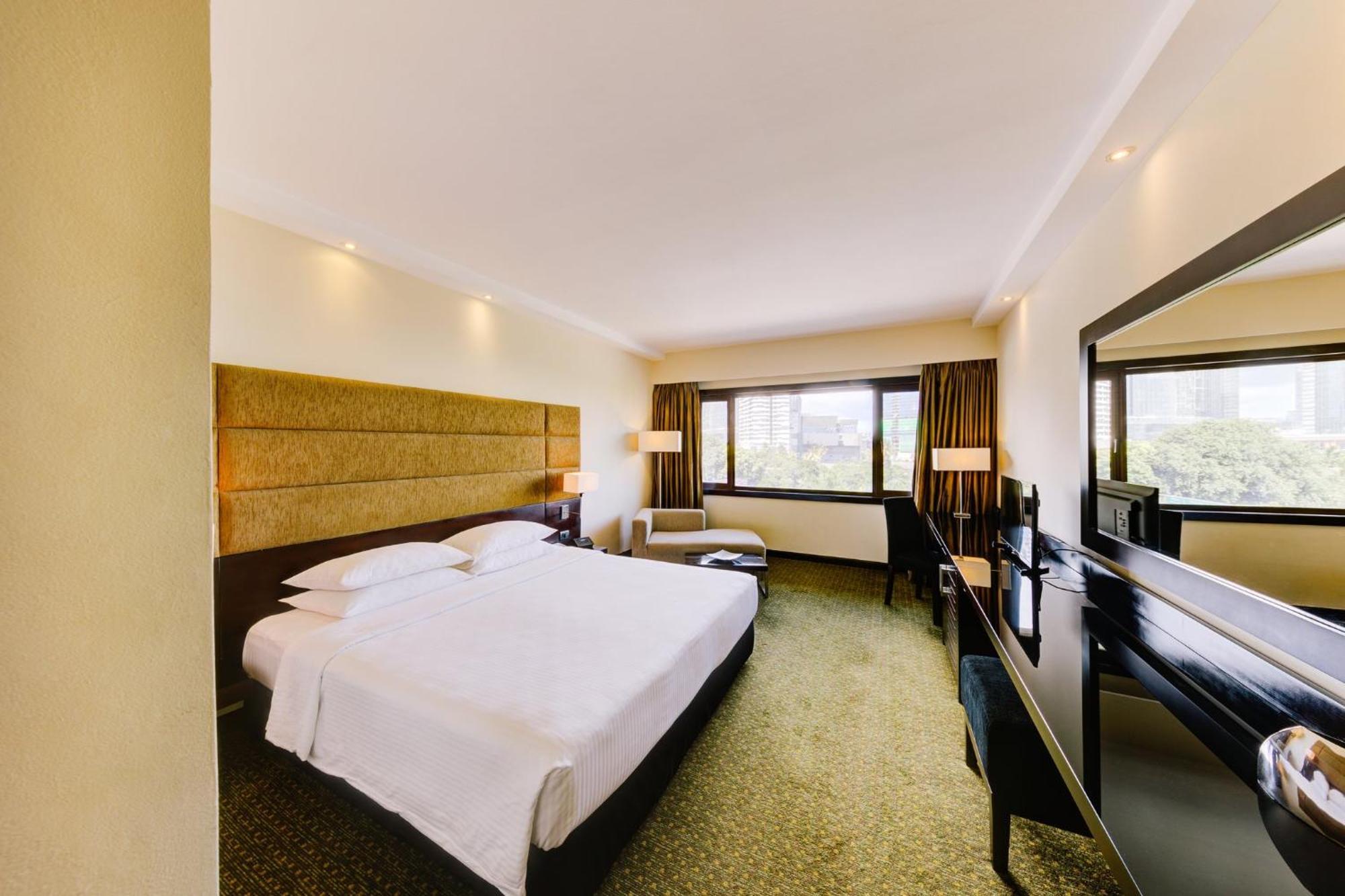 Cinnamon Lakeside Colombo Exterior foto A room at the hotel